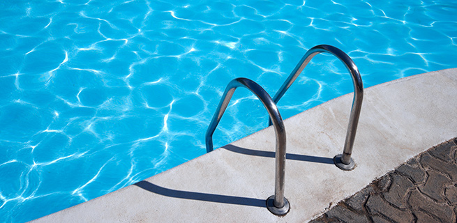 Een binnen- of buitenzwembad verzekeren 